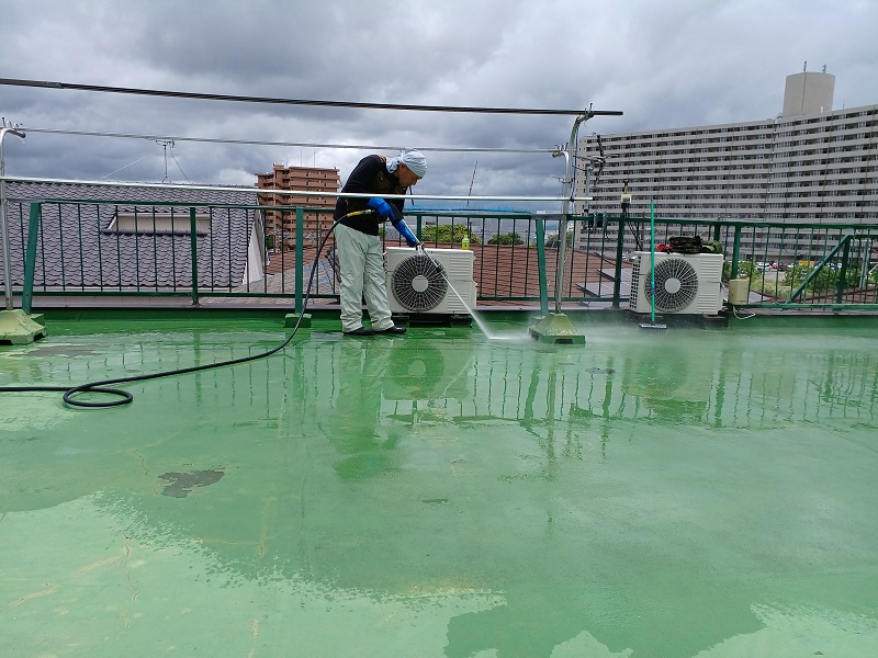 鳥栖市雨漏り修理　W.K様邸<br>陸屋根防水及び防水塗装工事