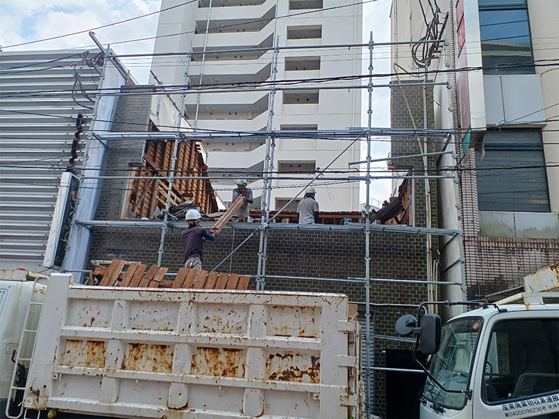 久留米市六ツ門町アーケード通り 二階建て<br>店舗及び住宅解体工事